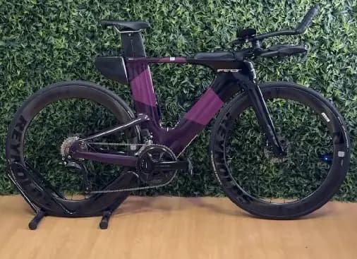 *Felt IAX 48* 💵 R$55.990,00 -Tamanho: 48 -Shimano 105 Di2 -Freios a disco TRP hidráulicos -Rodas Reynolds AR 58 / 62